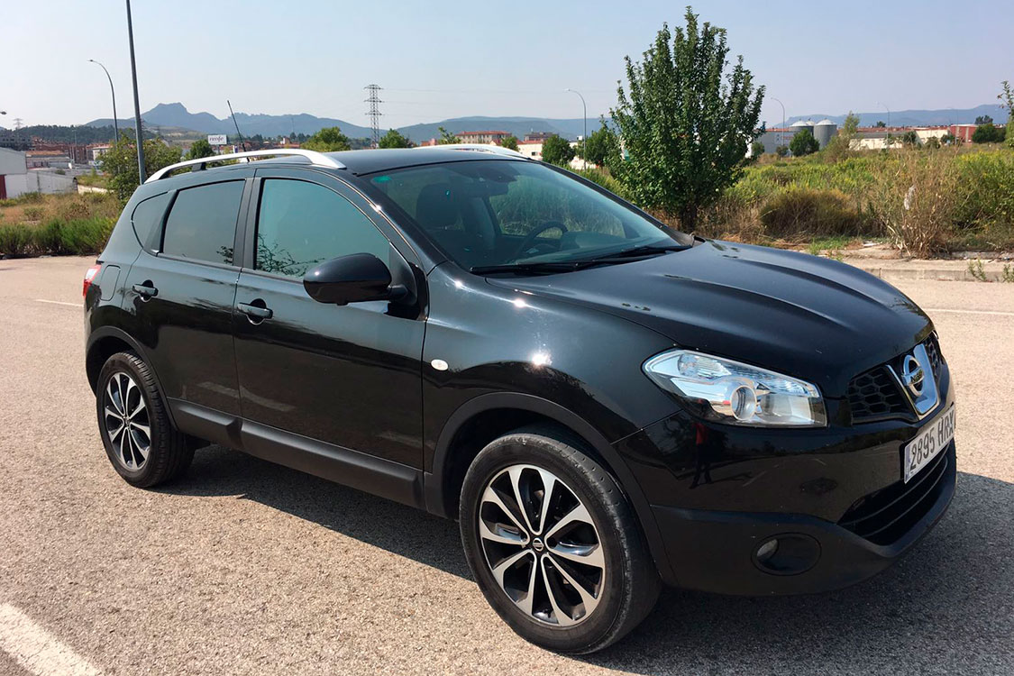 Nissan Qashqai Tekna - Alquiler de coches en Miranda de Ebro.